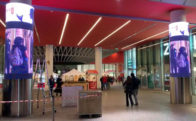 室内P5 LED圆柱屏应用于意大利某商场