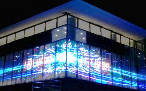 户外LED显示屏与透明LED显示屏的有哪些区别呢?美邦科技光电分析