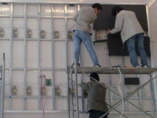 室内全彩LED显示屏 组装中