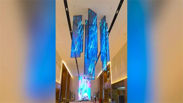 山西吾悦广场售楼中心(P6贴膜透明屏)